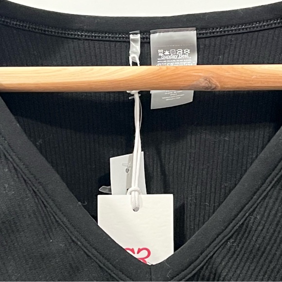 Aritzia Sunday Best - Sinch Seamless Crop Long-sleeve - Picture 3 of 6